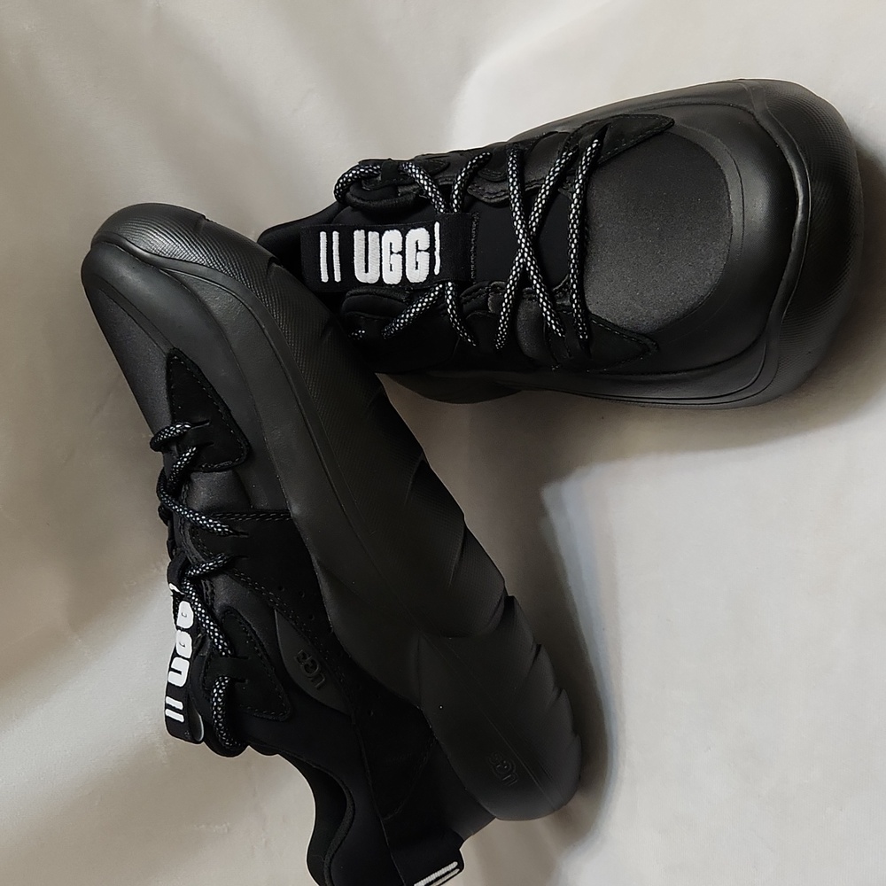 UGG LA Alto Lace Black White Chunky Sole Sneakers (W Size 11)
